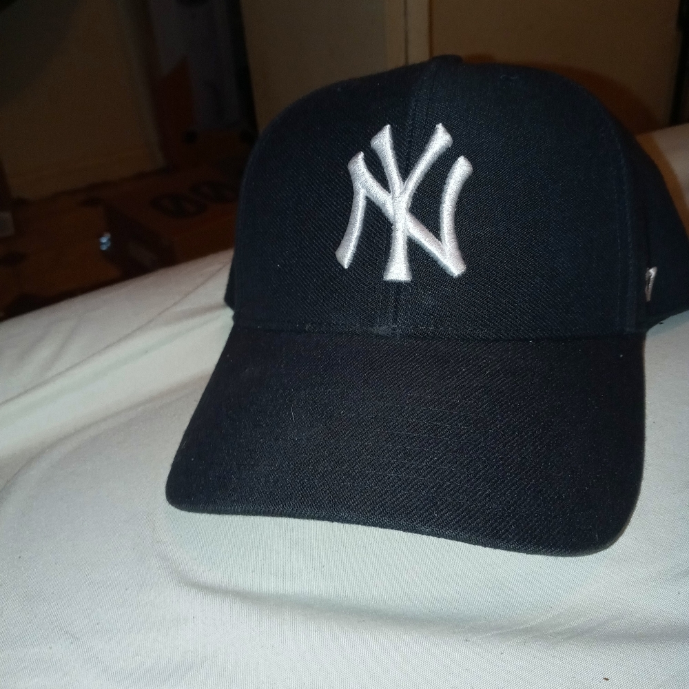 Navy Yankee cap